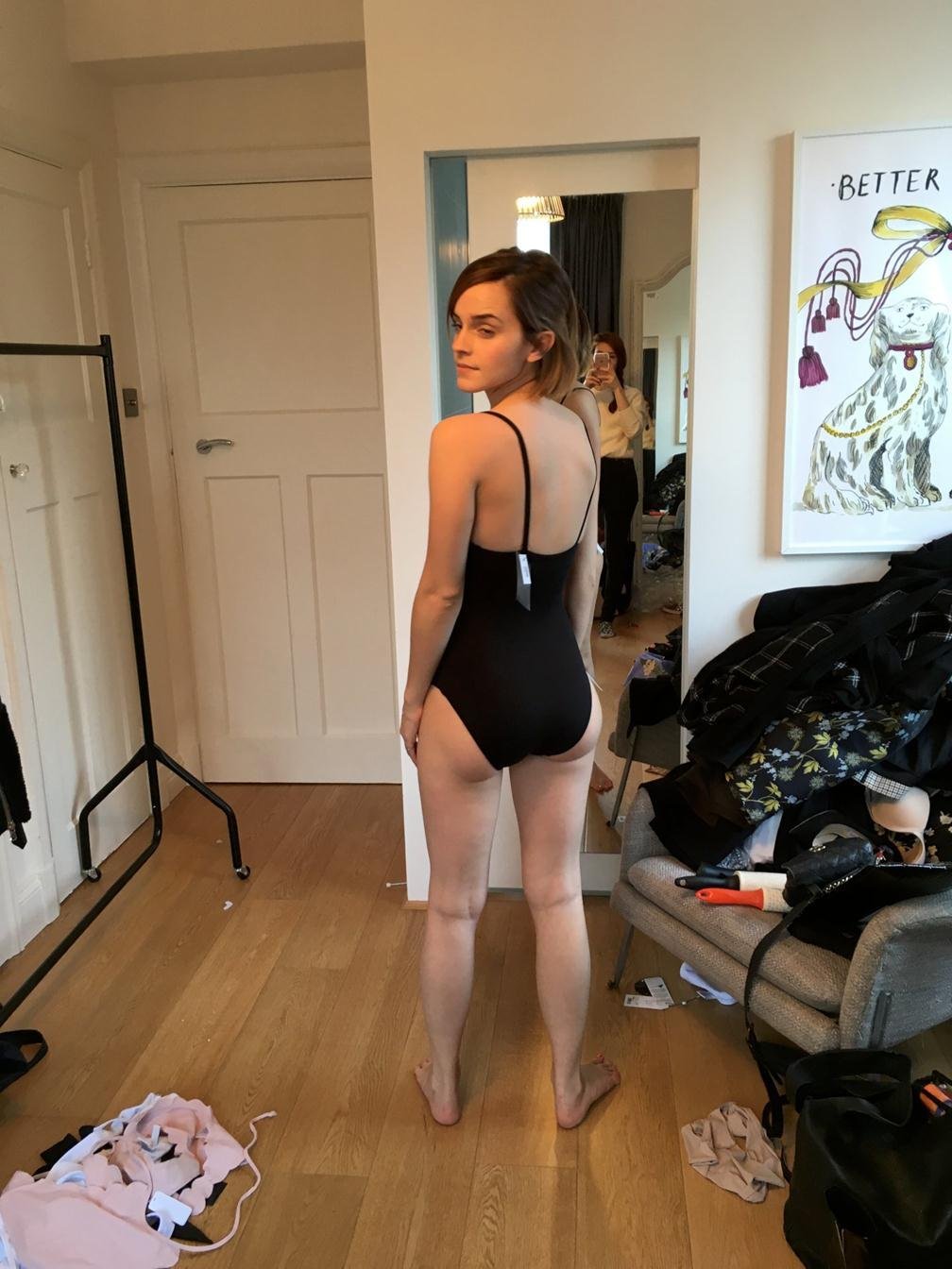 LAdDFQMM Emma Watson Bikini Leak 10.jpg